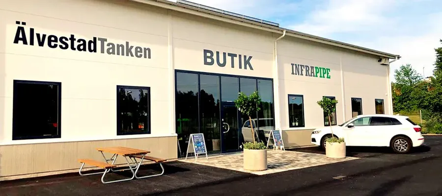 ÄlvestadTankens butik med skyltar för ÄlvestadTanken och Infrapipe